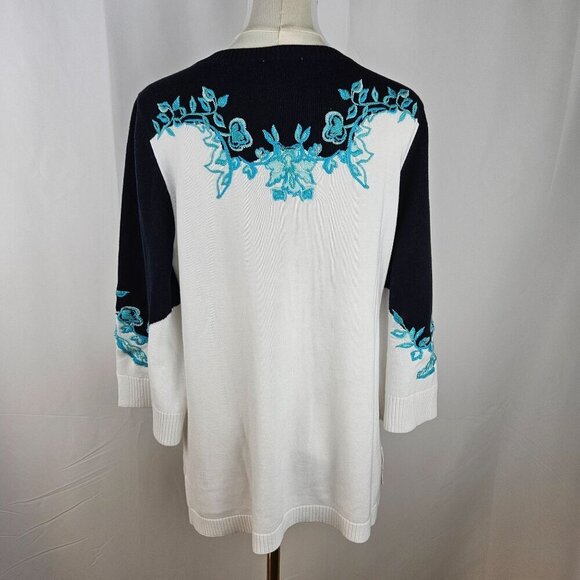 Chico's Sweater Top Tunic Medium Embroidered Pullover Kurta Blue White Floral - Picture 2 of 10